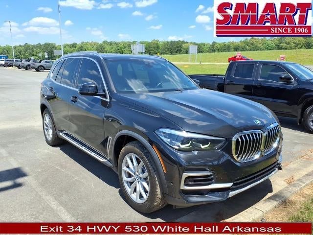 2023 BMW X5 sDrive40i Sports Activity Vehicle in Jet Black — front three-quarter view